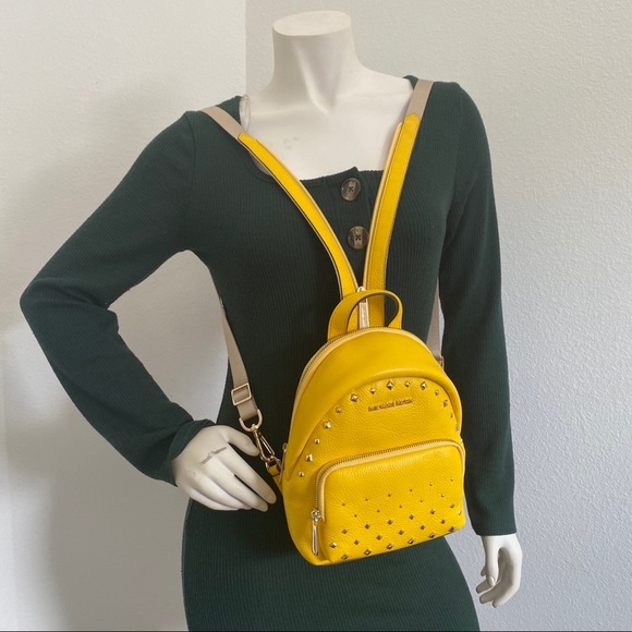 Michael Kors Handbags - Firm ✨Michael Kors convertible Erin backpack